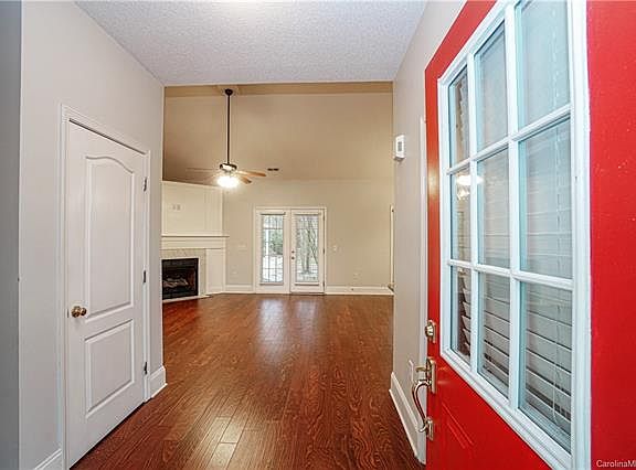 3rd image of 2320 Keswick Ln