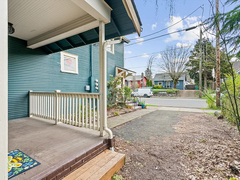 7015 N Greeley Ave #B — Photo 54