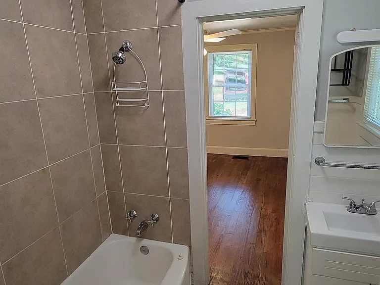 307 Jennings Ave #1 — Photo 10