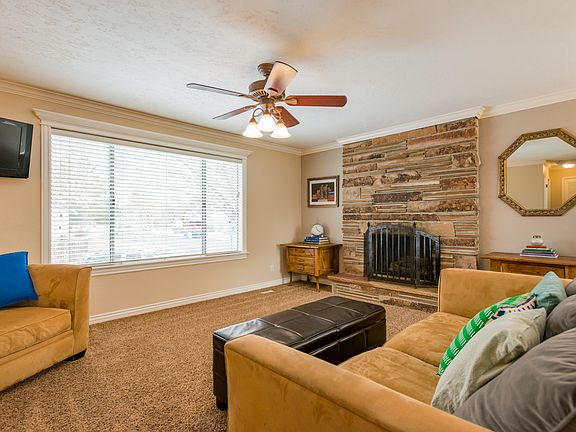 5th image of 1024 E Bell Canyon Dr