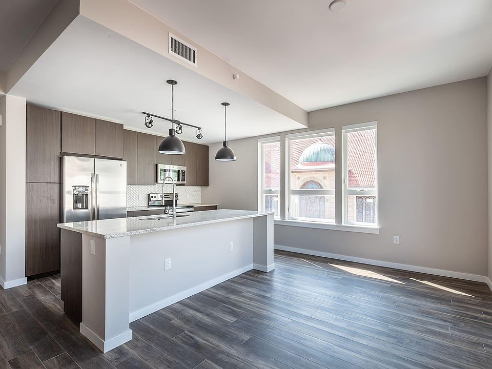 2nd image of 1147 Pearl St #213