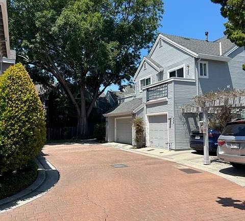 2nd image of 451 Mountain Laurel Ct