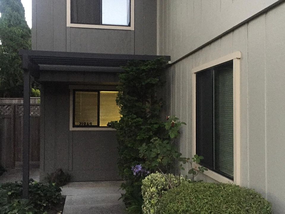 1st image of 690 Harbor Cove Ln