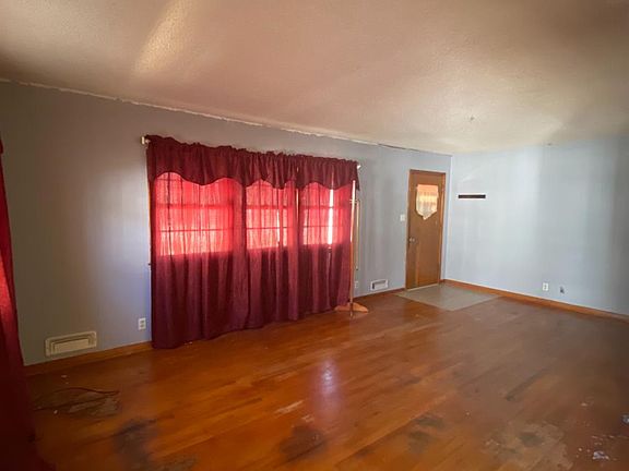 5th image of 1115 Park St