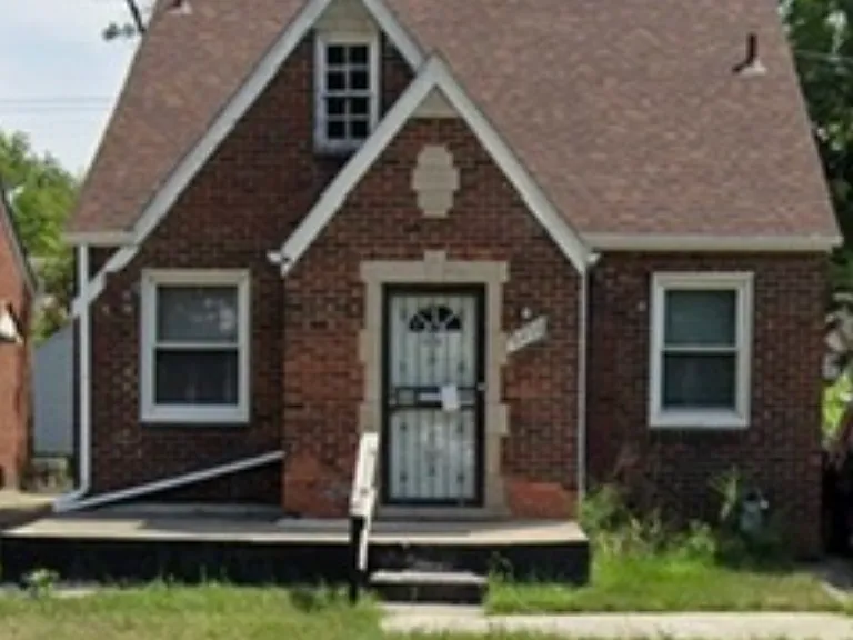 9438 Lakepointe St — Photo 2