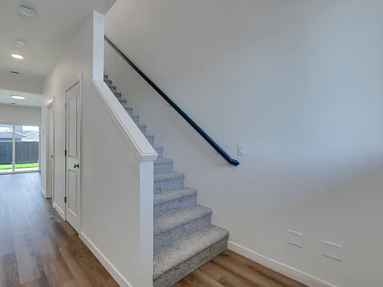 1843 NW 18th St — Photo 16