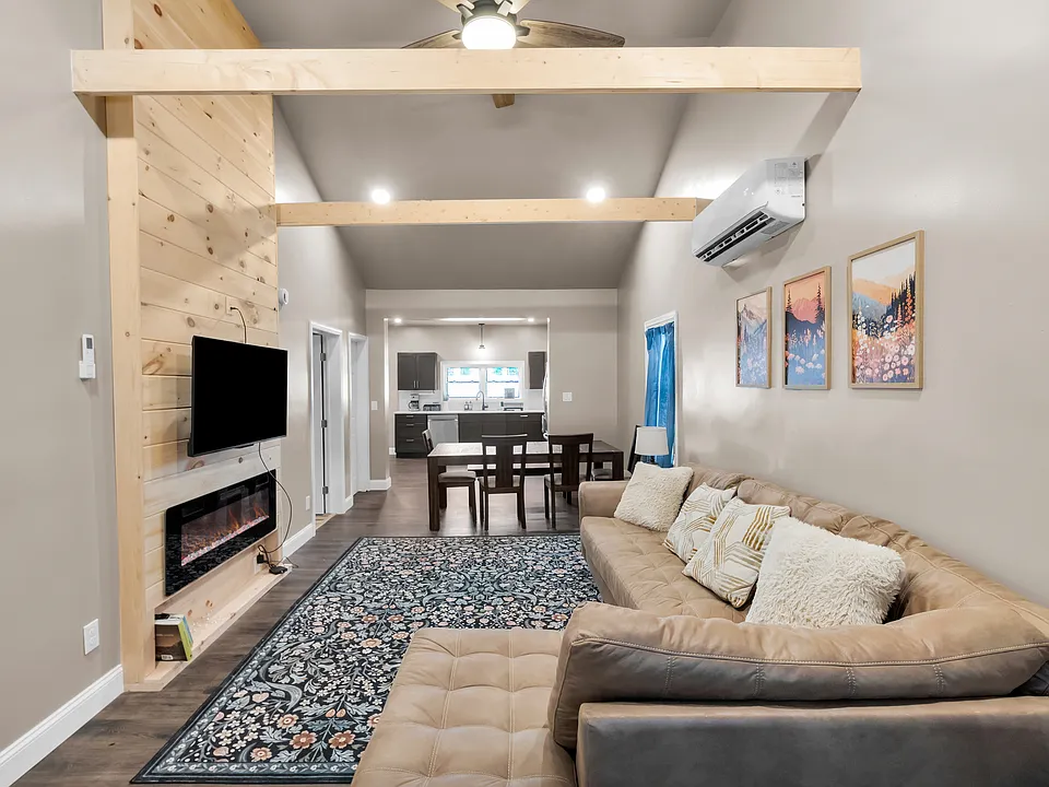 873 Edgemont Ave