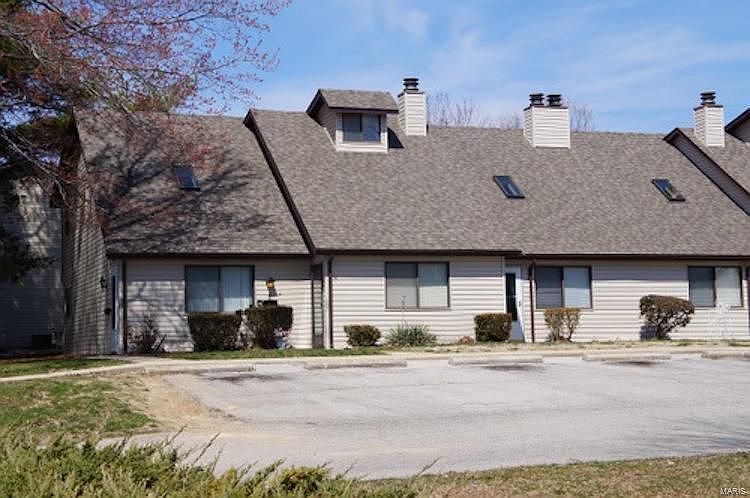 1st image of 818 White Oak Dr APT 4