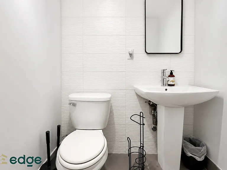 90 Wilson Ave #1F — Photo 8