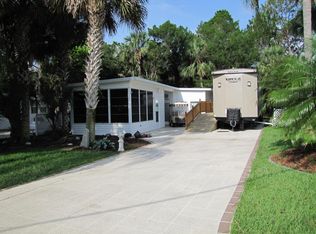 221 Plantation Dr, Titusville, FL 32780