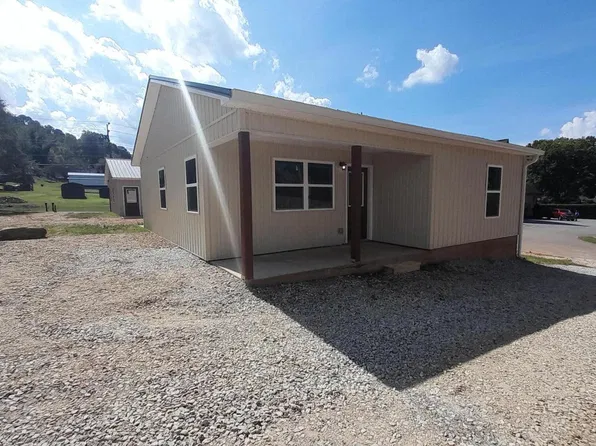 139 Macon St, Andrews, NC 28901