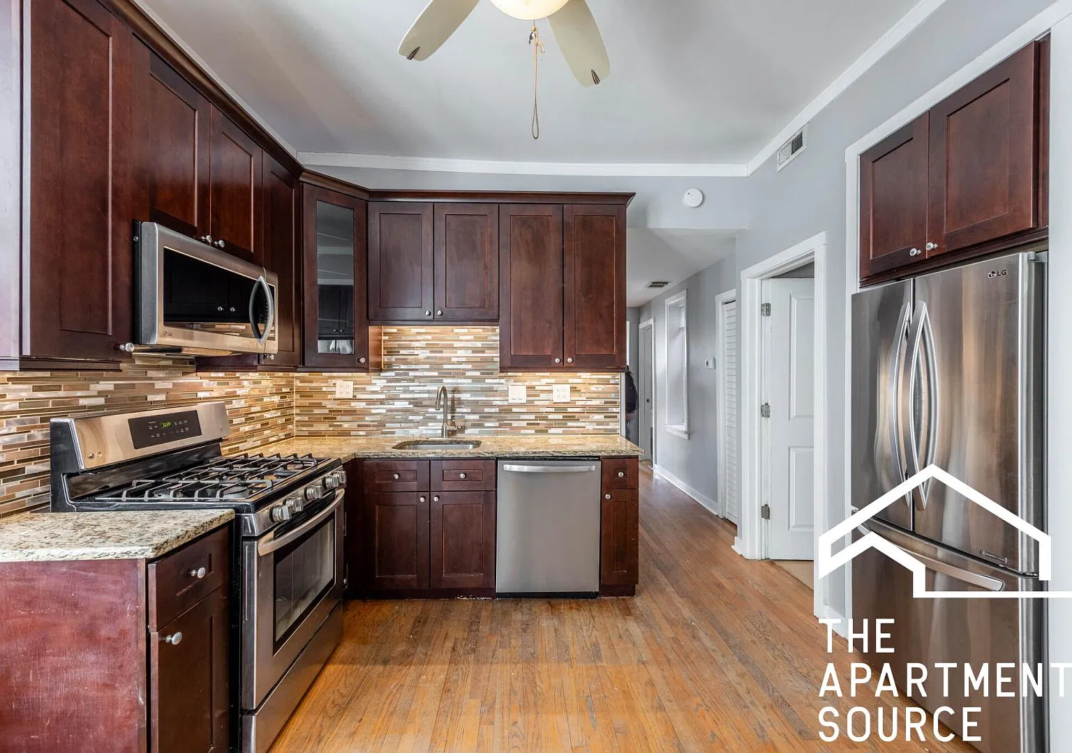 2 bed, 1050 sqft, $2,595 — Photo 4