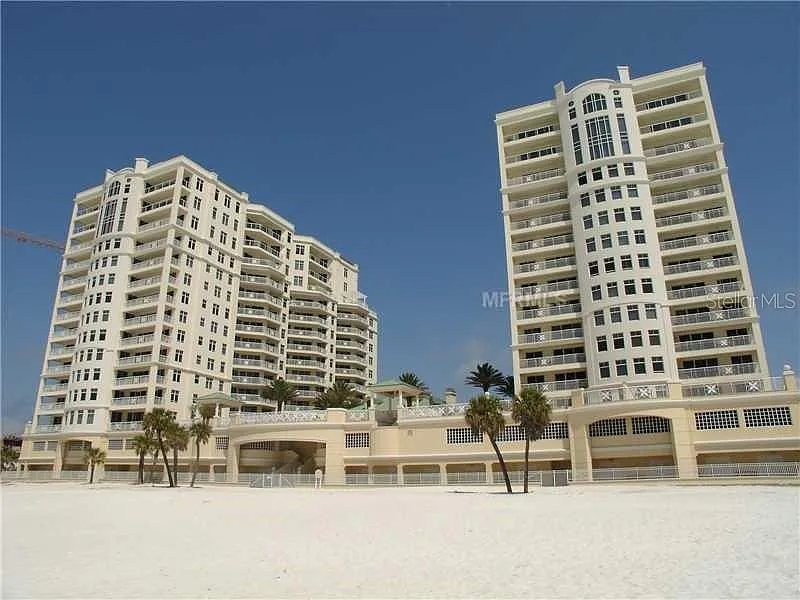 10 Papaya St #305