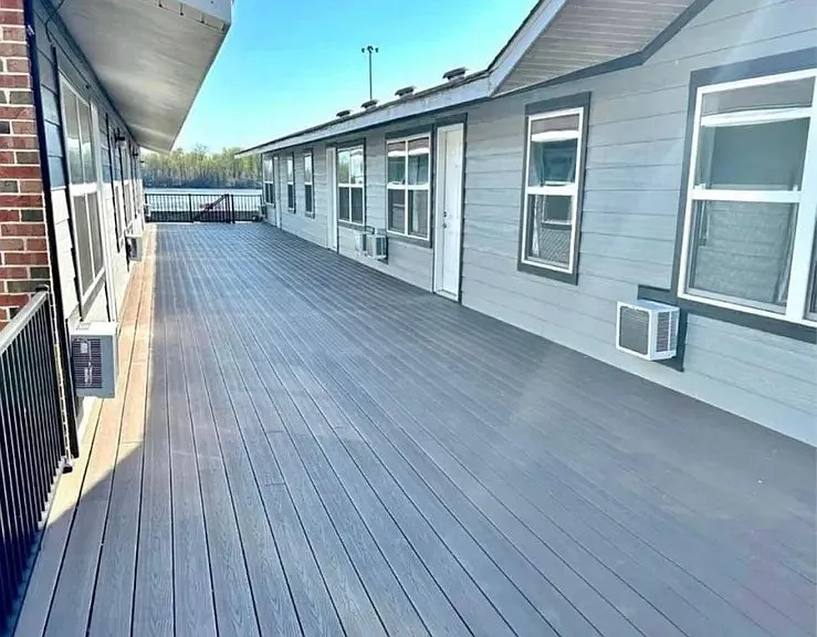 Upper Level Deck