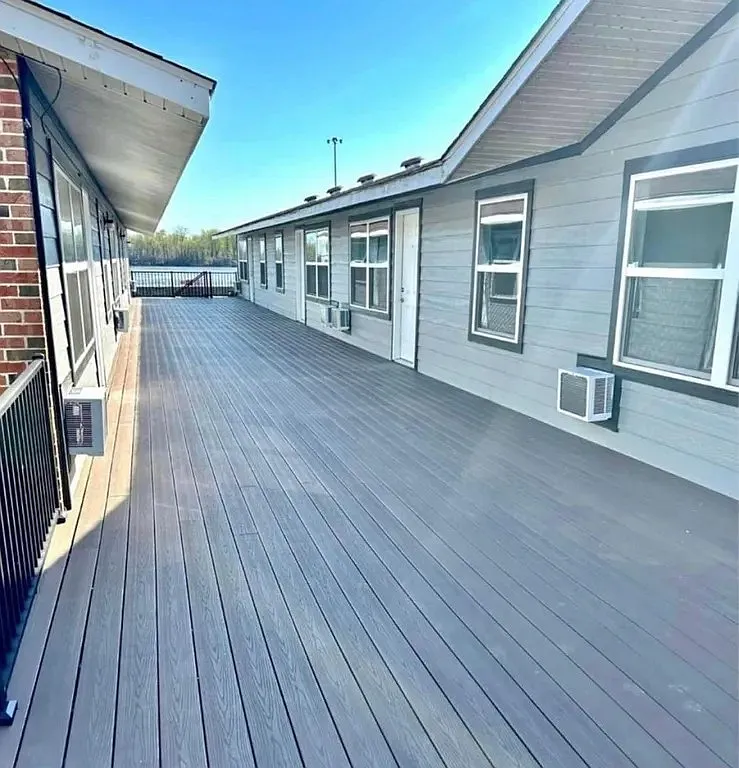 Upper Level Deck - 119 N 1st St #30