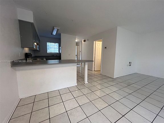 5th image of 2871 SW 38th Pl