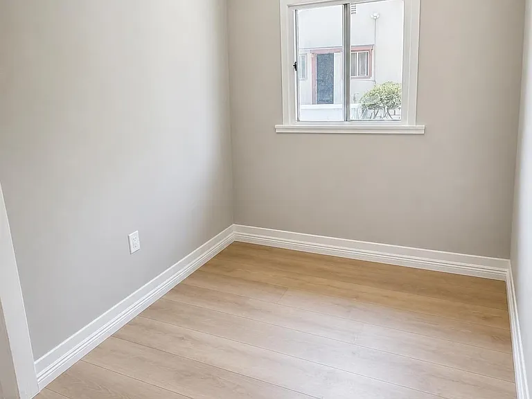 131 W 3rd Ave — Photo 6