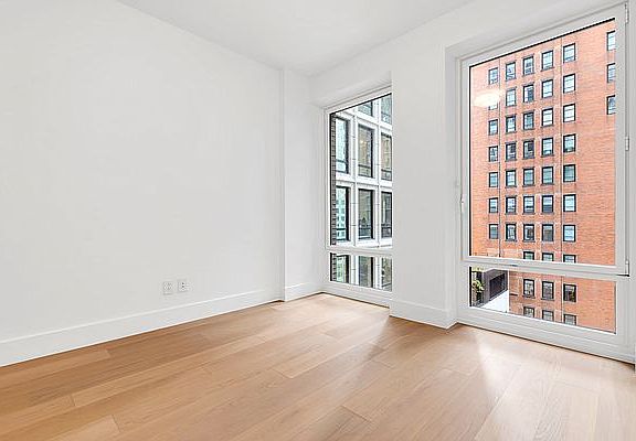 4th image of 15 W 61st St #9C