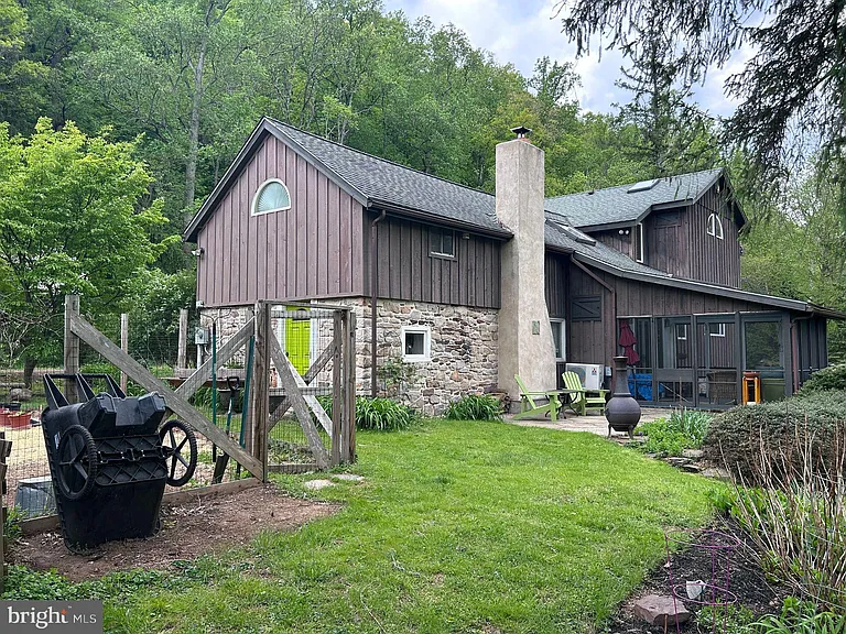 4 Cross Creek Ln — Photo 22