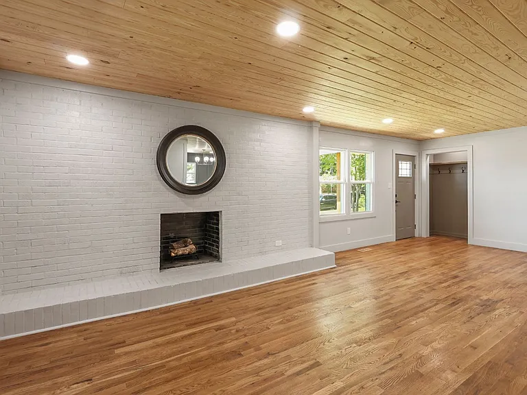 614 Holland Ct SW — Photo 13