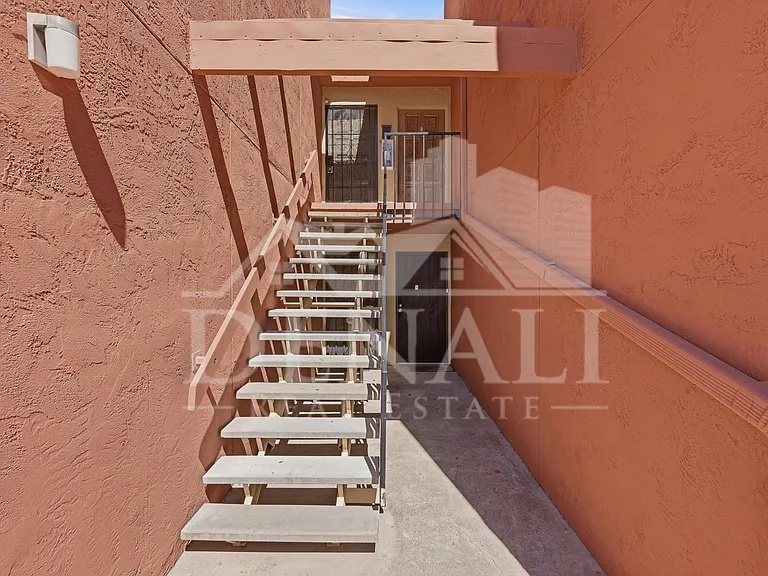 808 S Langley Ave #201 — Photo 2