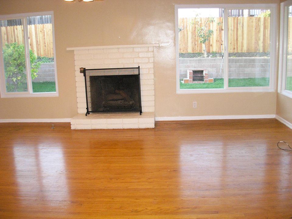 1st image of 1114 Cliff Dr