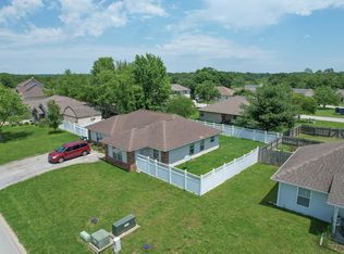 76 Leighs Way, Reeds Spring, MO 65737