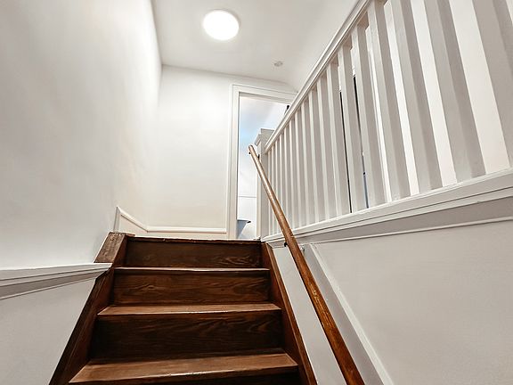 2nd image of 16117 Clifton Blvd