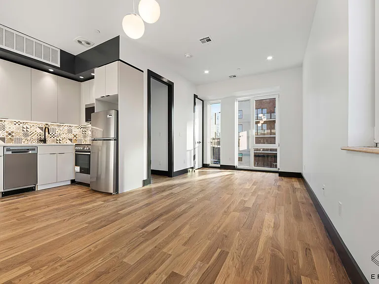 917 Broadway #2R — Photo 7