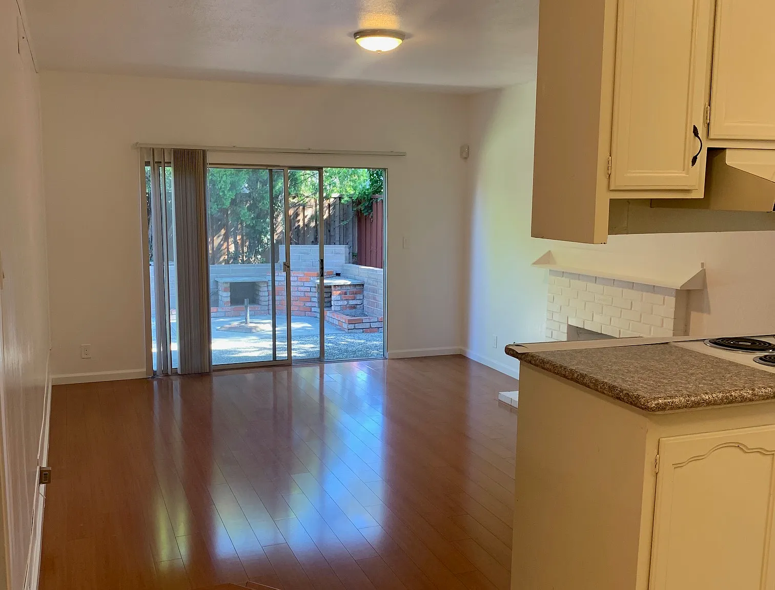 3 bed, 1695 sqft, $4,500 — Photo 4