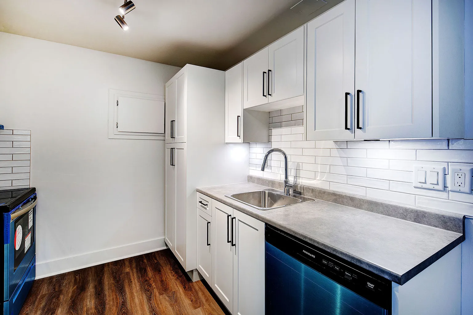 2861 Quadra St #465549 photo 1