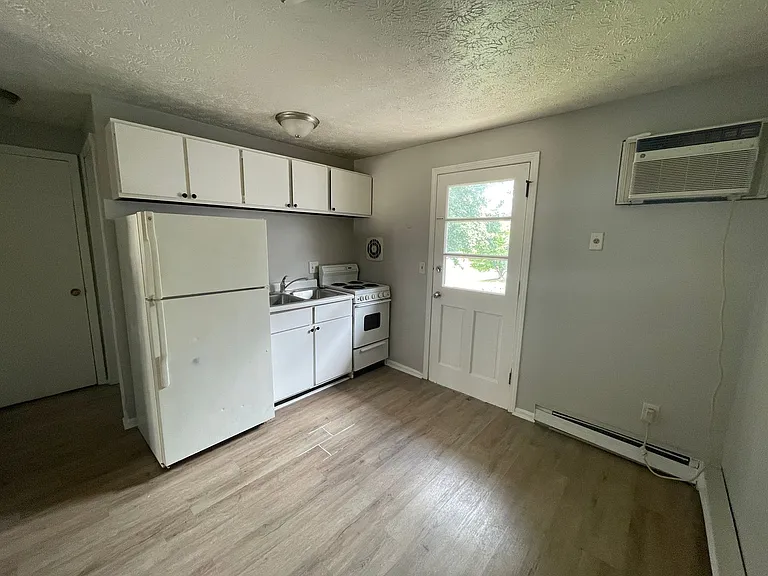 1315 Logan Ave NW — Photo 5