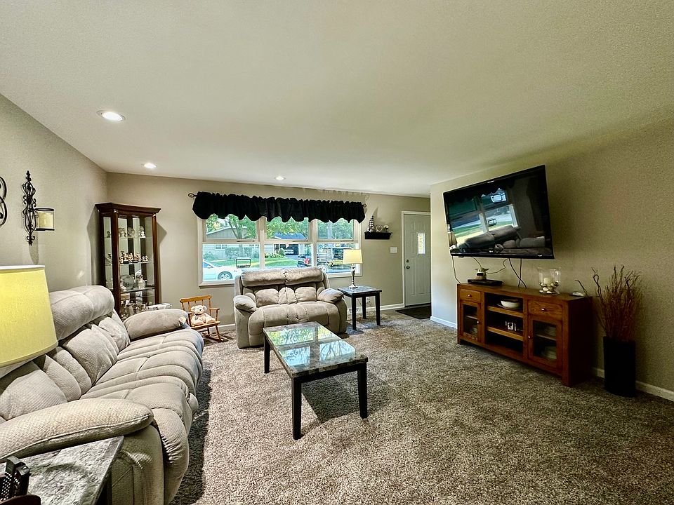 321 Tilton Park Dr, Dekalb, IL 60115 Zillow