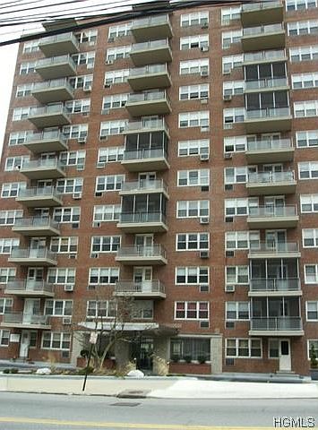 1st image of 385 McLean Ave APT 8F
