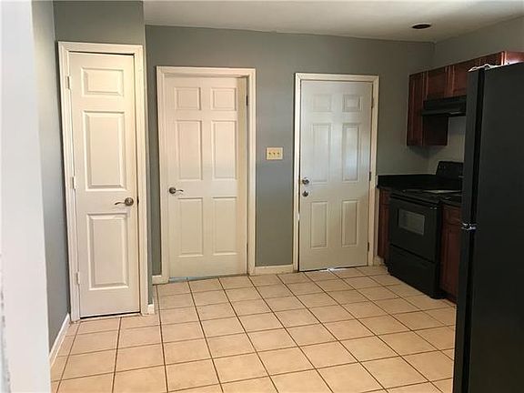 5th image of 1603 S Rendon St