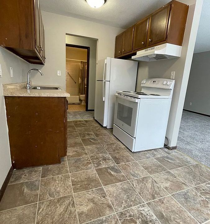 1st image of 208 Hoyt Ave W APT 108