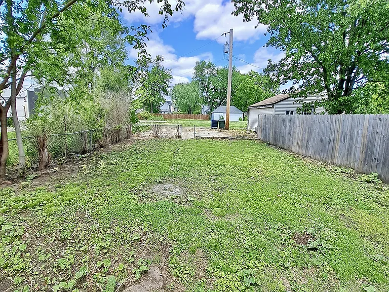 821 Herman Ave — Photo 12