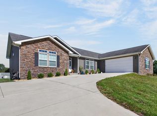 40 Highland Ridge Dr, Crossville, TN 38555