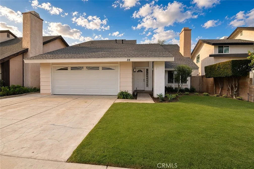 4 bed, 1856 sqft, $5,600 — Photo 1