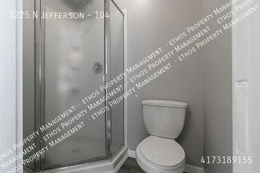 Building Photo - 1225 N Jefferson Ave #104