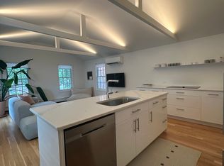 7 Newtown Ln, East Hampton, NY 11937