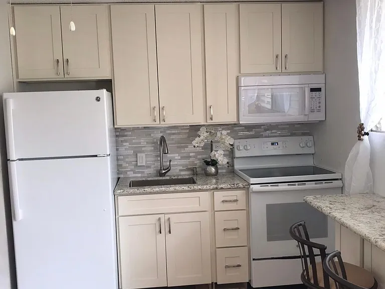 236 Liliuokalani Ave #802 — Photo 3