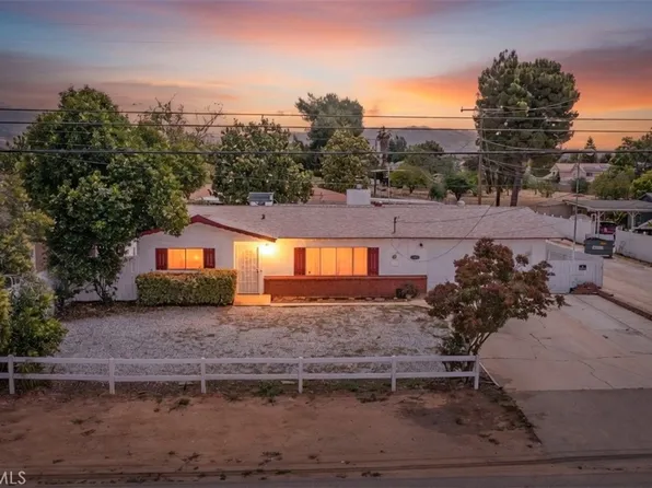 13555 3rd St, Yucaipa, CA 92399