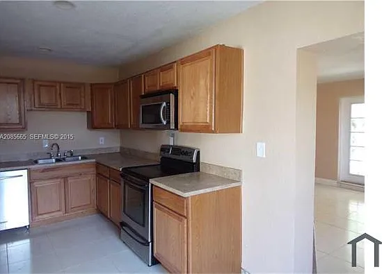 6720 Broadview Blvd — Photo 1