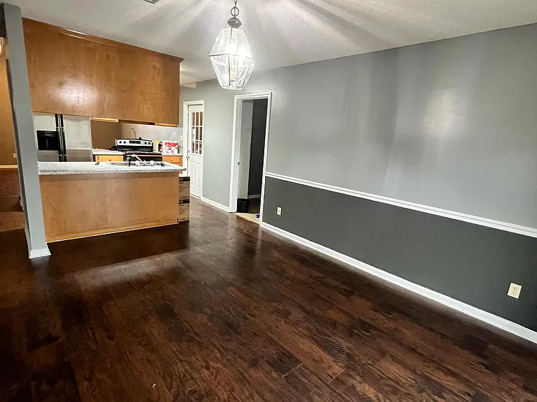 1702 Largo Cir — Photo 14