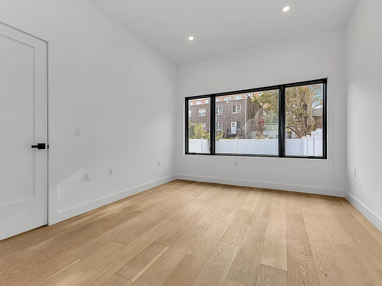21-10 30th Ave #1R — Photo 6