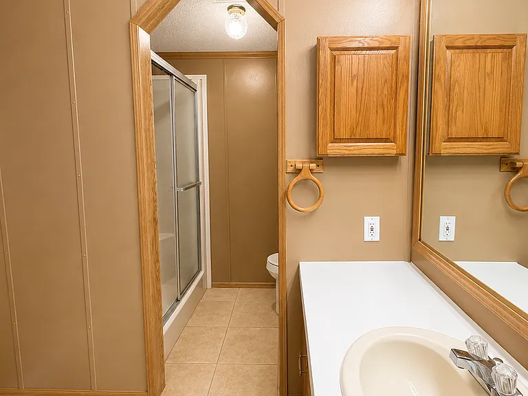 925 N Wesley St — Photo 16
