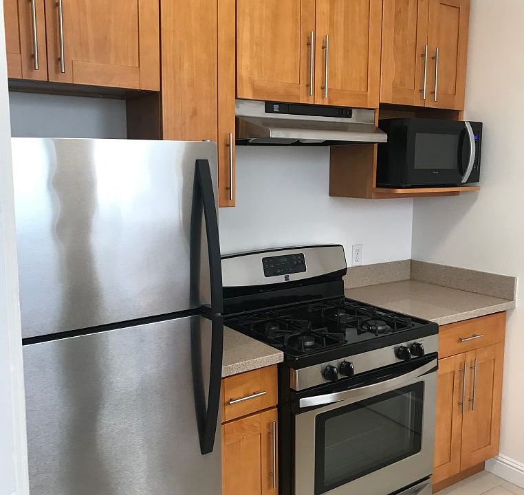 1st image of 1031 Leavenworth St #15