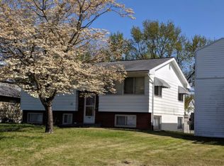 1503 Grace St #B, Murphysboro, IL 62966
