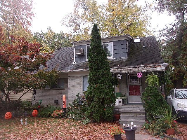 1st image of 445 W Breckenridge St